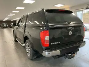 Nissan NP300 Pick-up 2.3dCi Tekna Double Cab 4x4 Automatik Bild 2