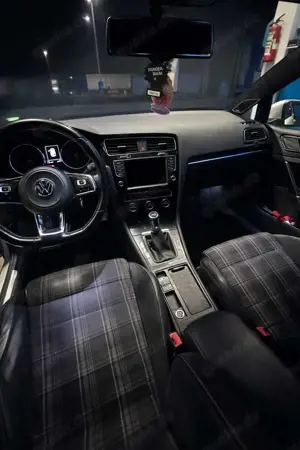 Volkswagen Golf GTD GTD BMT Perlmuttweiß Bild 5