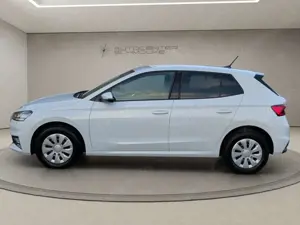 Skoda Fabia Fabia 1.0 MPI *ESSENCE*SHZ*EPH*  Klima/LED/BC/R-CD Bild 3