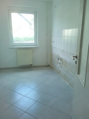 schöne, san. 2Zi. EG Wohnung in Sangerhausen   Großleinungen Bild 3