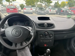 Renault Clio 1.2 benziner Bild 3