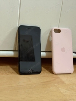 Apple iPhone SE (2020, 2. Gen.)   128 GB, 95 % Akku, sehr guter Zustand