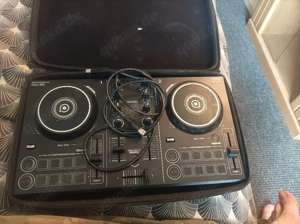 Gebe einen DDJ-200 DJ smart Controller mit Kabel gegen DJ Zubehör zum Tausch ab