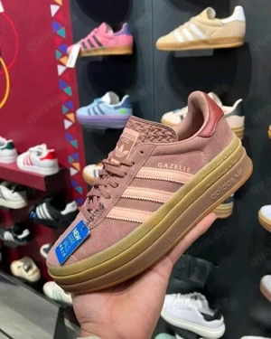 adidas Gazelle adidas Gazelle 