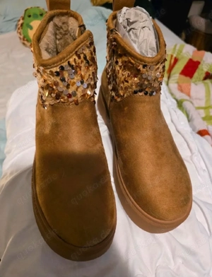 Damen Winterstiefel, Größe 38. Braun, warm gefüttert, mit dekorativen Pailletten. Neu