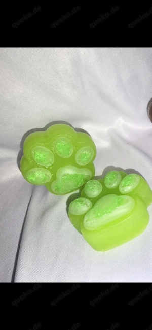 pfoten leuchten nachts aus wachs 