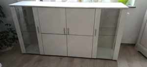Sideboard weiß mit Hochglanztüren und Vitrinenteil zu verkaufen