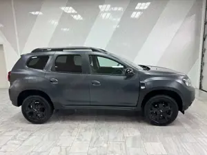 Dacia Duster Mat Edition 8x bereift Bild 4