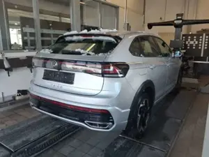 Volkswagen Taigo 1,5TSI DSG R-Line Pano LED Navi Bild 3