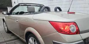 Renault Megane Cabrio 2.0 Luxe Dynamique Automatik*Getr.(Karmann)