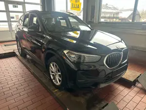 BMW X1 sDrive 18 i Advantage  Panoramadach LED Scheinwer
