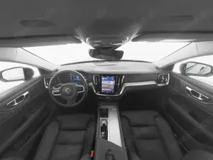Volvo V60 B4 Mild-Hybrid Plus Dark HK*360°ACC Bild 3