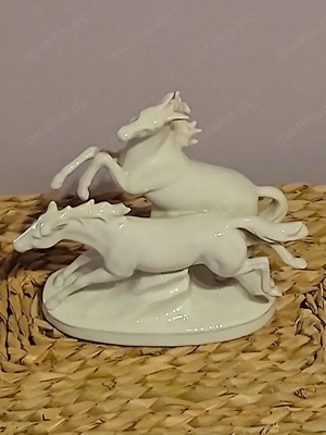 Verkaufe eine antike Porzellan Figur 