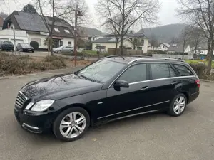 Mercedes-Benz E 220 T CDI DPF BlueEFFICIENCY Automatik Elegance