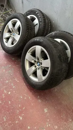 BMW 523 523i Frischer TüV PREIS VERHANDELBAR Bild 4