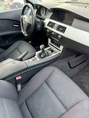 BMW 523 523i Frischer TüV PREIS VERHANDELBAR Bild 5