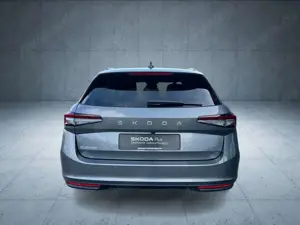 Skoda Superb Combi 2.0 TDI DSG Selection /AHK /PANO SD Bild 4