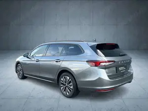 Skoda Superb Combi 2.0 TDI DSG Selection /AHK /PANO SD Bild 3