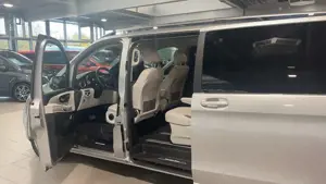 Mercedes-Benz V 250 V-Klasse Diesel extralang 7G-TRONIC Bild 2