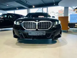 BMW 520 d Touring M Sportpaket +M SPORTFAHRWERK+ Bild 2