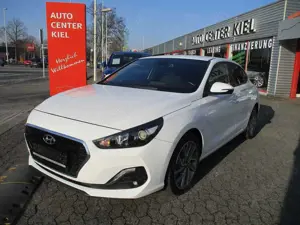 Hyundai i30 Fastback T-GDI *Navi*Sitzheizung*Tempomat