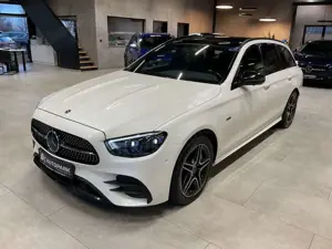 Mercedes-Benz E 300 de AMG Line Burmester Multibeam Pano 360°