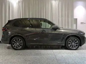 BMW X5 xDrive30d M Sport AHK Pano. HarmKar. DrivAssProf 3 Bild 2