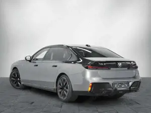 BMW 740 d INDIVIDUAL TWO-TONE*TV*A-Türen*KRISTALL Bild 4