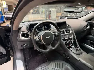 Aston Martin DB11 5.2 V12 AMR Bild 5