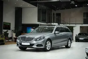 Mercedes-Benz E 200 CGI BlueEfficiency*METALLIC*