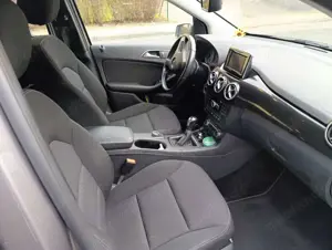 Mercedes-Benz B 180 Benzin Bild 2
