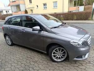 Mercedes-Benz B 180 Benzin Bild 4