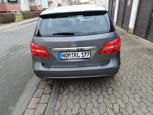 Mercedes-Benz B 180 Benzin Bild 3