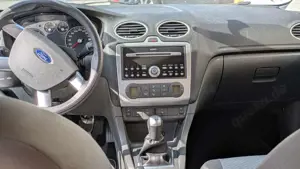 Ford Focus Focus Fließheck  5-Türer 1.6 16V Trend Bild 4