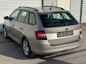 Skoda Fabia 1.0 Kombi-1.Hand-Klima-PDC-8fach-Scheckhef