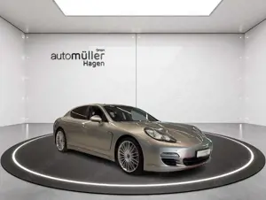 Porsche Panamera 3.0 Diesel|Bi-Xenon|AHK|SHZ|NAVI|