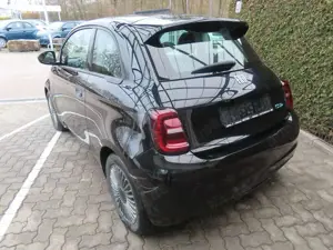 Fiat 500e Icon Akku 23,8 kWh  ** inclusive Wallbox ** Bild 3
