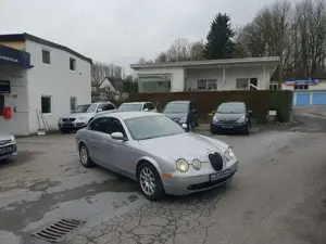 Jaguar S-Type S-Type 3.0 V6 Aut.  LIEBHABERFAHRZEUG TÜV-11/27 Bild 2