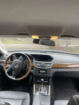 Mercedes-Benz E 200 CGI BlueEFFICIENCY 7G-TRONIC Avantgarde Top !! Bild 2