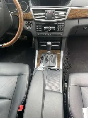 Mercedes-Benz E 200 CGI BlueEFFICIENCY 7G-TRONIC Avantgarde Top !! Bild 3