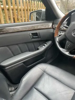 Mercedes-Benz E 200 CGI BlueEFFICIENCY 7G-TRONIC Avantgarde Top !! Bild 5