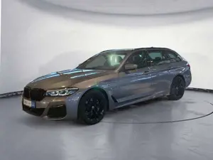 BMW 530 e xDrive Touring M Sport AHK Navi Sitzheizung Bild 2