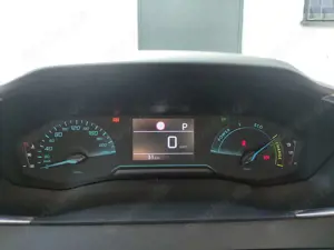 Peugeot 2008 Style Mild-Hybrid PDC Klimaauto. SHZ Bild 5