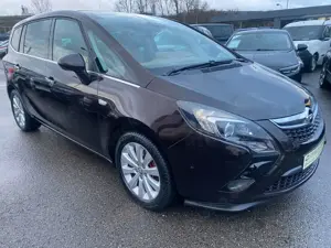 Opel Zafira Tourer 2.0 CDTI Innovation 7-Sitze Navi Xenon Panorama Bild 4