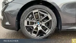 BMW 520 d xDrive Lim HUD,DrAss+,StHz,H/K,ParkAss+ Bild 3