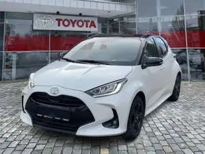 Toyota Yaris  1.5 Black  White Top gepflegt*junger GW