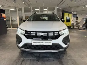 Dacia Sandero Stepway Essential TCe 90 Bild 2
