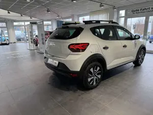 Dacia Sandero Stepway Essential TCe 90 Bild 5