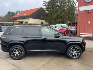 Jeep Grand Cherokee Summit Reserve Plug-In-Hybrid 4xe Bild 2