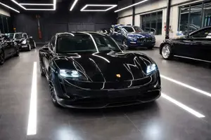 Porsche Taycan *70thYear*Pano*Beif Dis**5 Sitzer